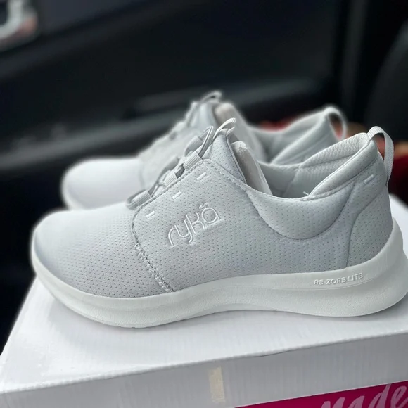 RYKA - WOMENS SLIP ON SNEAKERS NEW IN BOX -Size 6 Gray - Picture 3 of 6